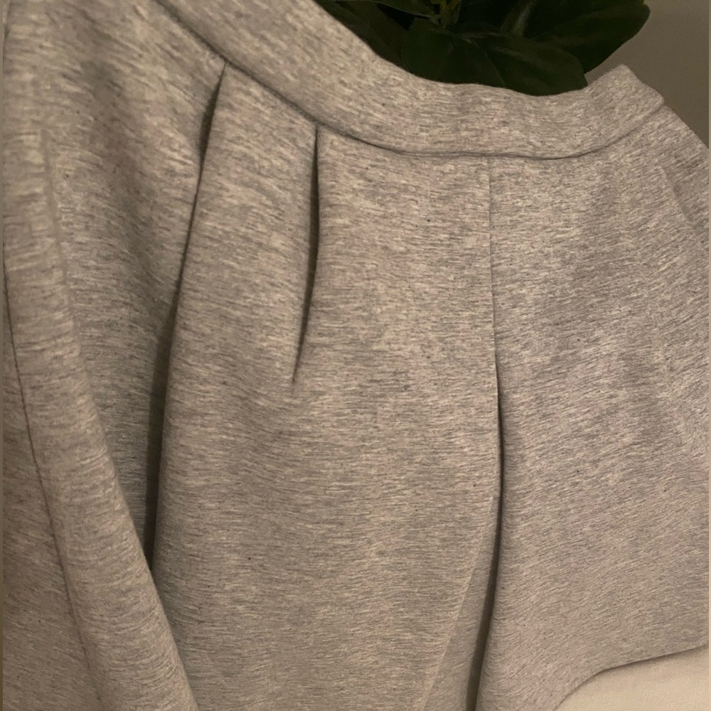 Grey pleated skirt - Picture 4 of 7